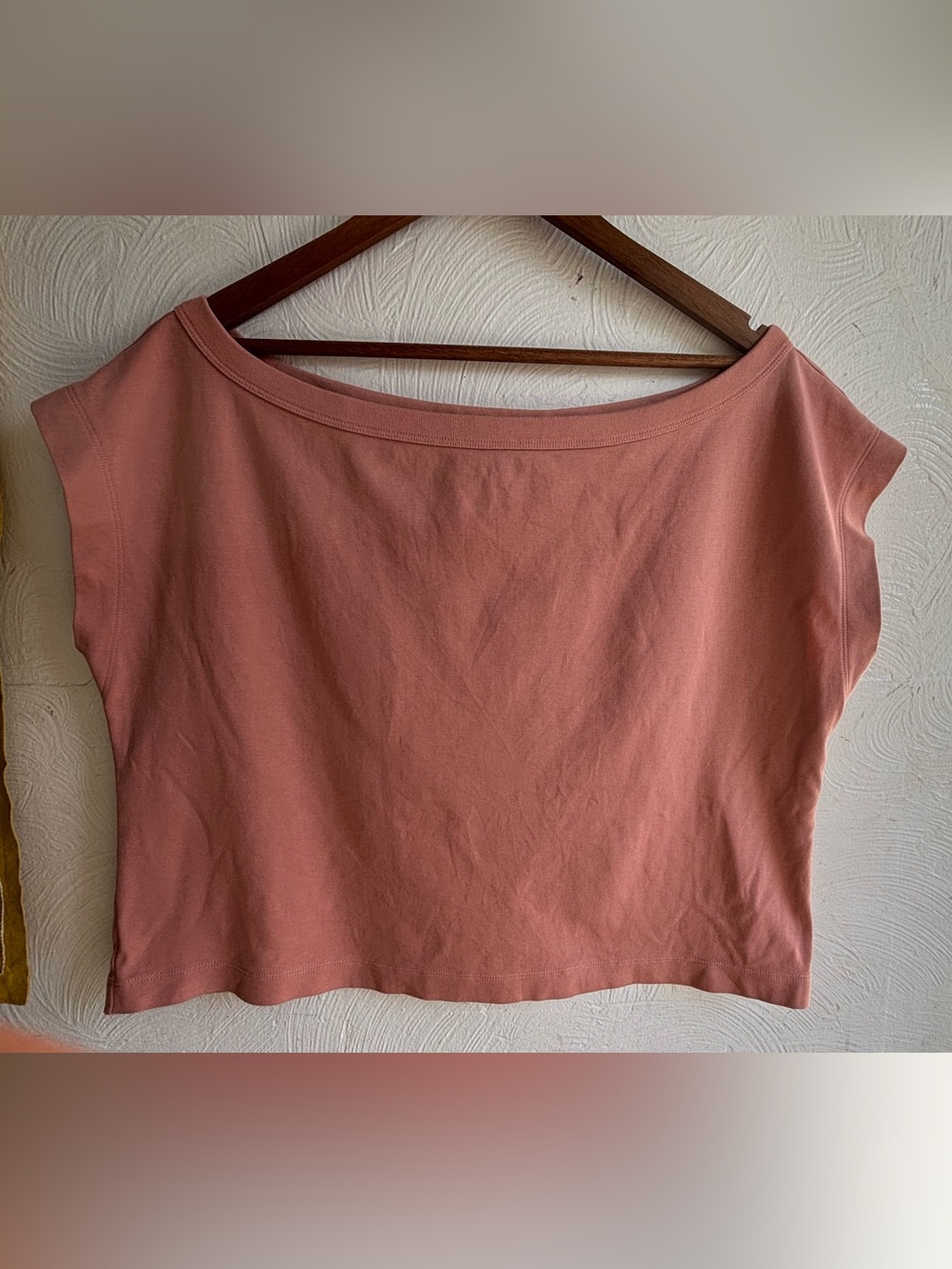 Aritzia - Babaton Interlock Cotton, Off-Shoulder top, soft pink LARGE - Picture 10 of 15